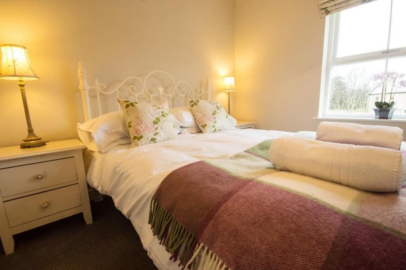 Haddon Cottage - Darwin Lake Holiday Village マトロック エクステリア 写真